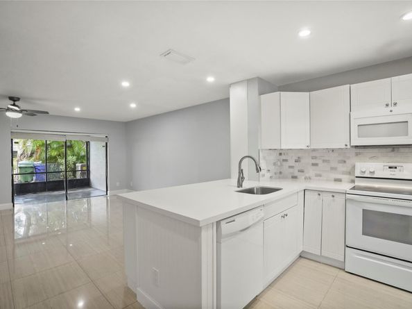 510 NW 103rd Ter 510, Pembroke Pines FL 33026