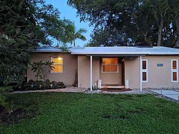 1497 SW 29th Ter, Fort Lauderdale FL 33312