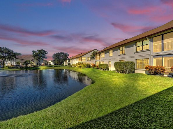 3373 Jog Park Drive, Greenacres FL 33467