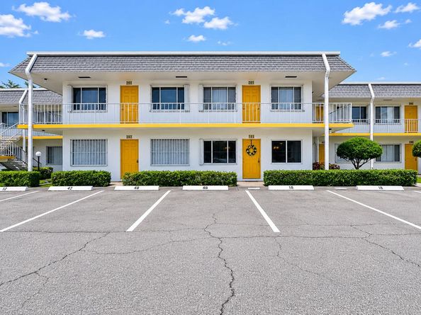 3240 Lake Osborne Drive Apt 104, Lake Worth Beach FL 33461