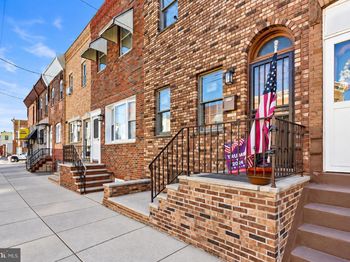1110 W Moyamensing Avenue