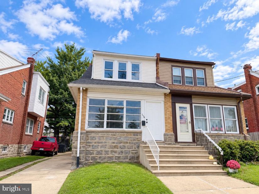 7476 Oxford Avenue, Philadelphia PA 19111