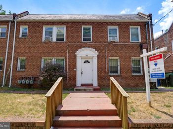 463 Orange Street SE