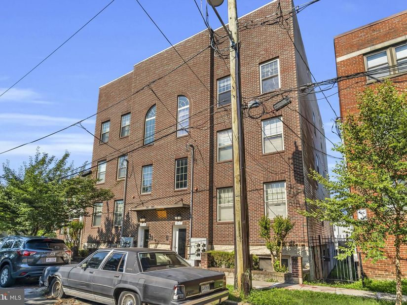 1617 21st Place SE 104, Washington DC 20020