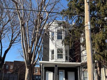 157 W Apsley