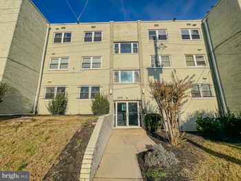4810 Quarles Street NE