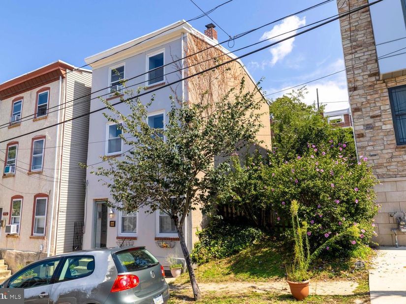 3935 Dexter Street, Philadelphia PA 19128