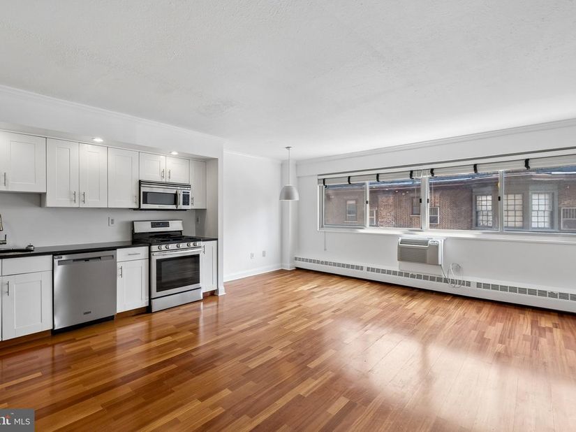 2101 Chestnut Street 408, Philadelphia PA 19103