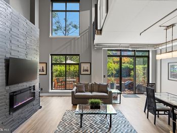 520 John Carlyle Street