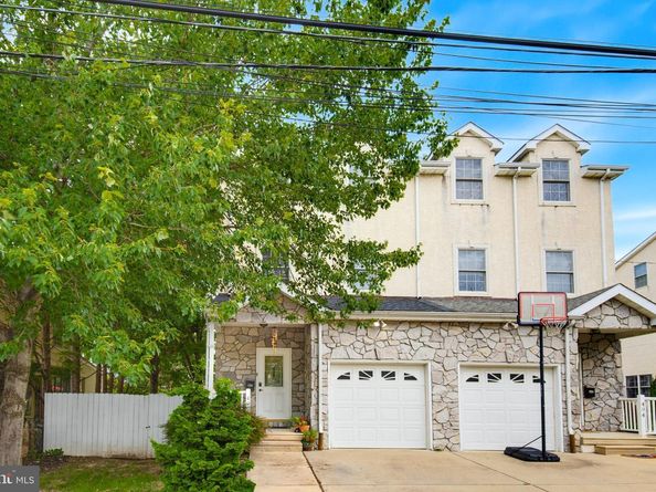 492 Harmon Road, Philadelphia PA 19128