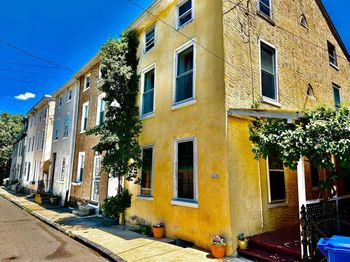 420 W Woodlawn Street
