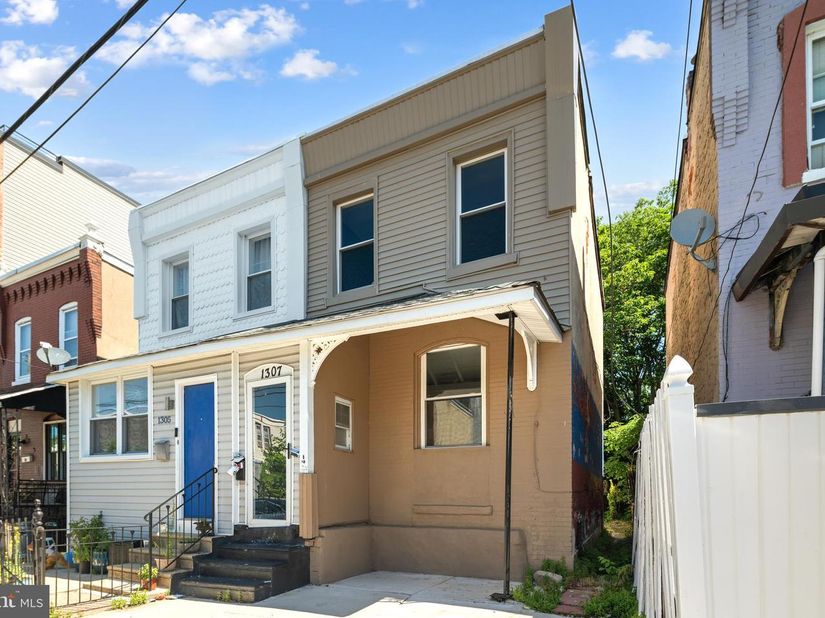1307 S Hanson Street, Philadelphia PA 19143