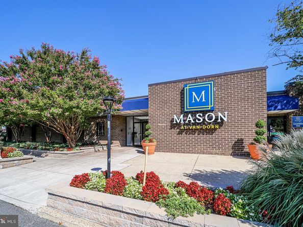 4 S Van Dorn 602, Alexandria VA 22304