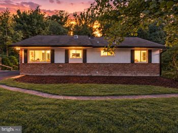 7028 Bradley Circle