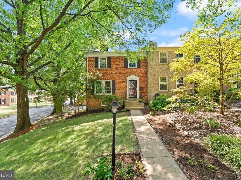 9280 Bailey Lane, Fairfax VA 22031