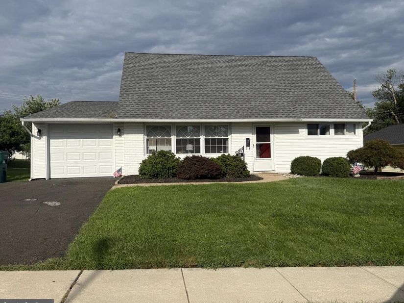 82 Cobalt Ridge Drive E, Levittown PA 19057