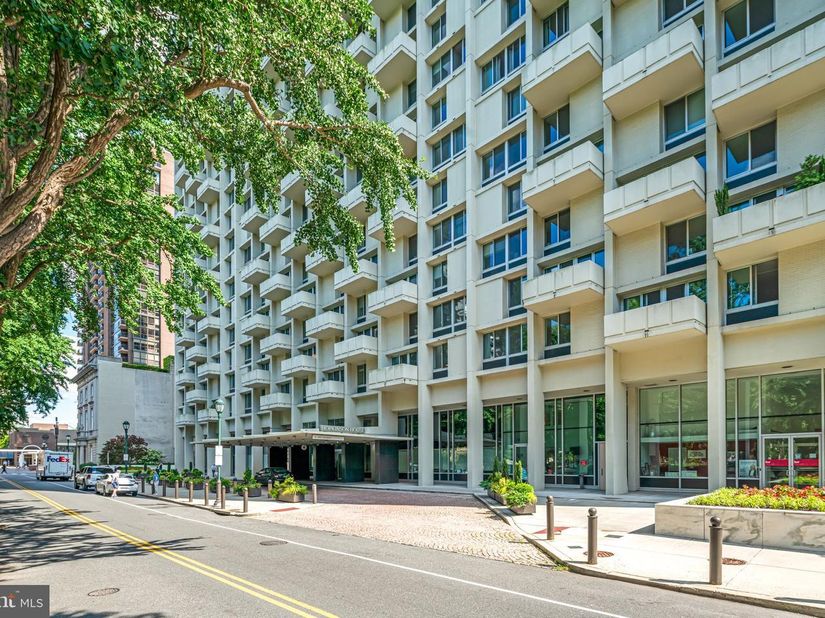 604 S Washington Square 2505, Philadelphia PA 19106