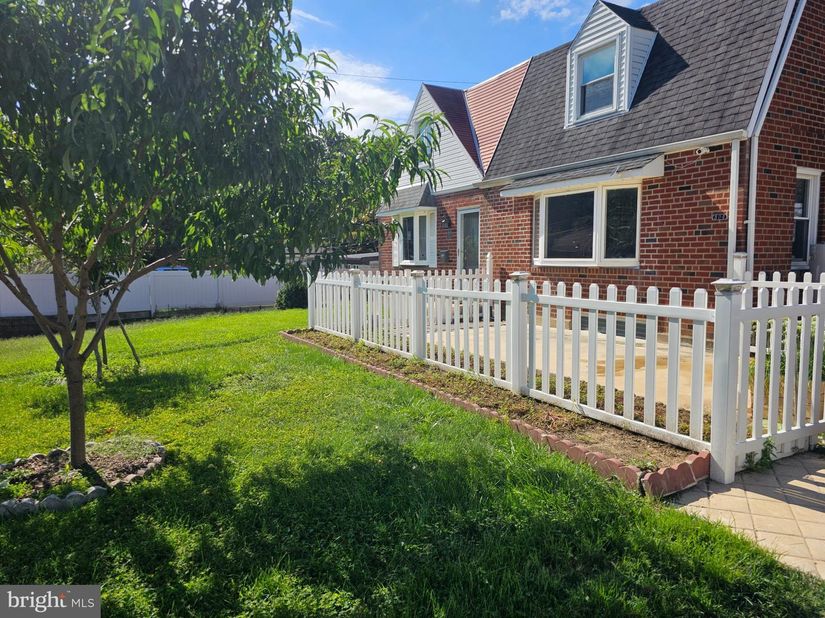 804 Marchman Road, Philadelphia PA 19115