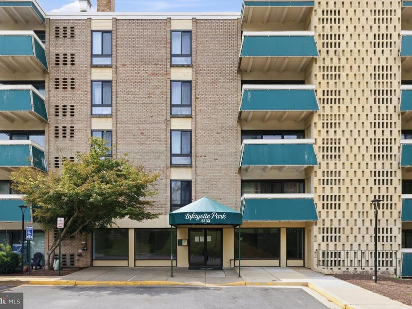 6133 Leesburg Pike 109, Falls Church VA 22041