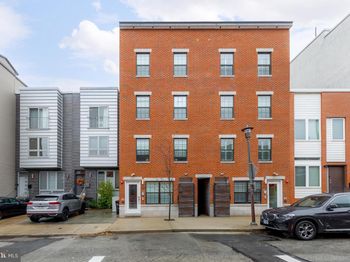 938 N Marshall Street