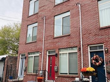 2615 E Letterly Street