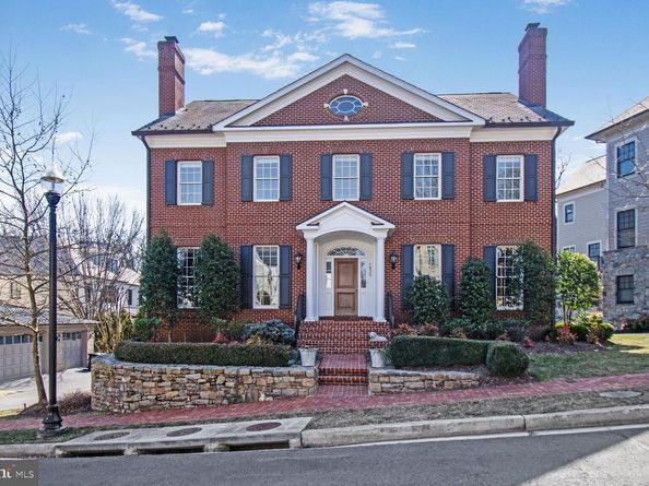 1935 Foxview Circle NW, Washington DC 20007