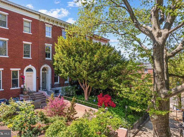 2228 Green Street, Philadelphia PA 19130