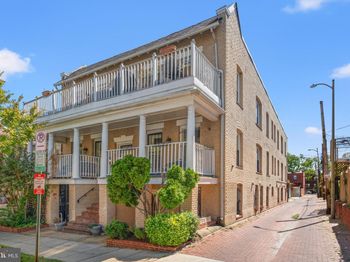 1030 Fairmont Street NW