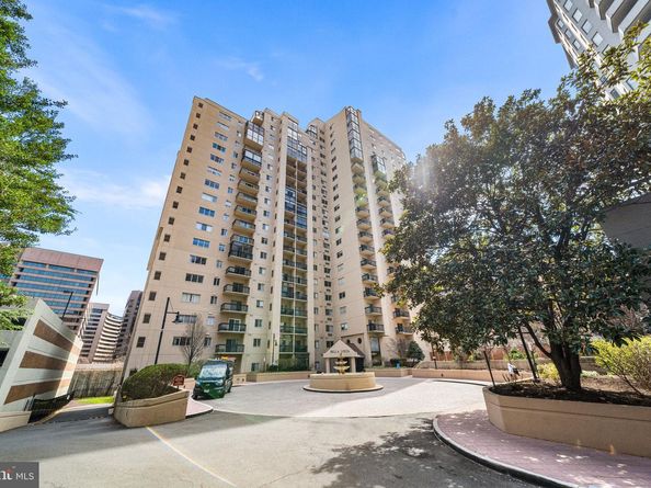 1211 S Eads Street 1305, Arlington VA 22202
