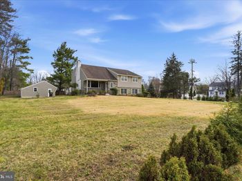 898 Crestline Drive