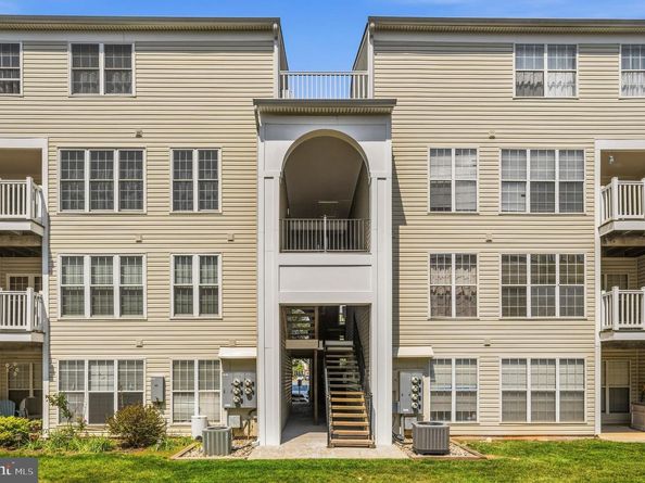 21843 Baldwin Square 301, Sterling VA 20164