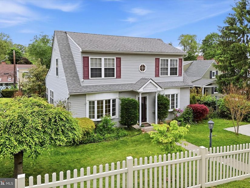 9342 Campus Lane, Philadelphia PA 19114