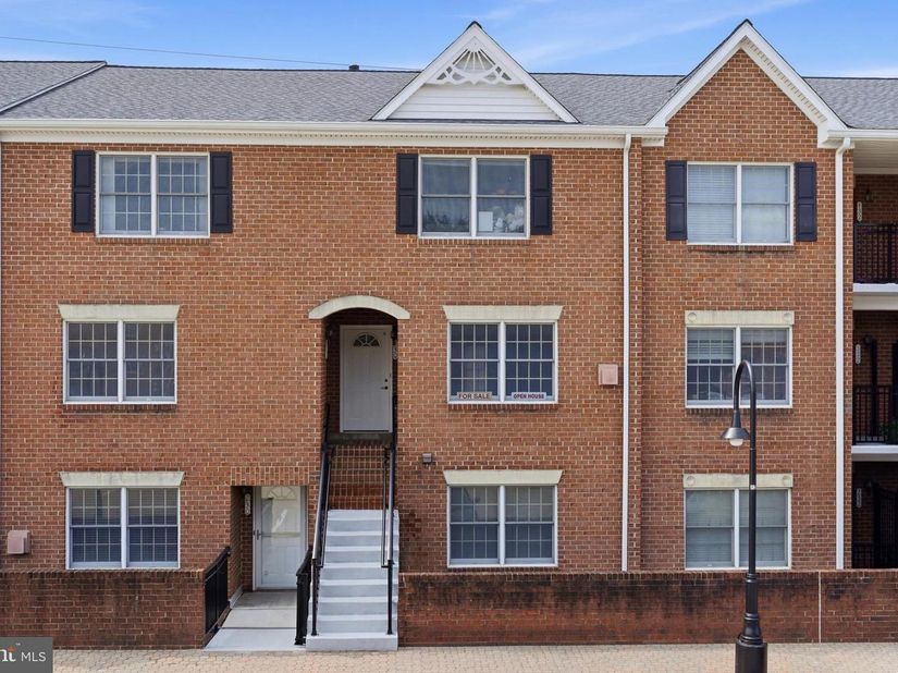 6924 Fairfax Drive 330, Arlington VA 22213