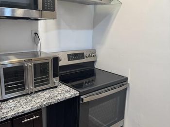 2728 N Sydenham Street