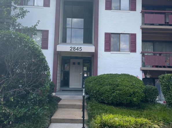 2845 Windsor Drive 302, Falls Church VA 22042