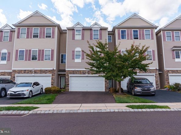 207 Saddlebrook Drive, Bensalem PA 19020