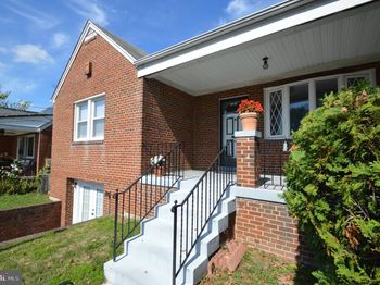 210 Peabody Street NE