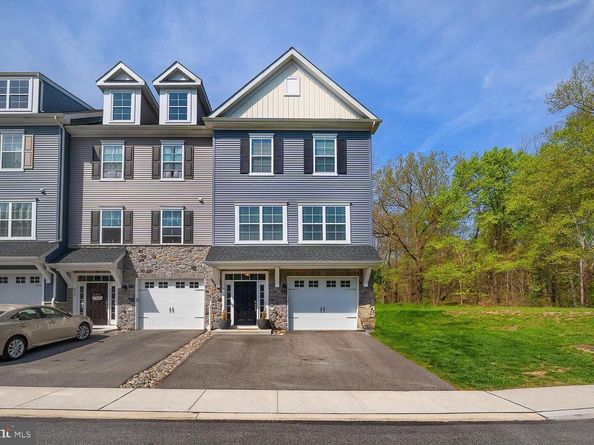 300 Rock Run Circle, Broomall PA 19008