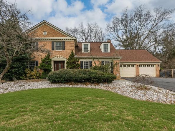 8217 Buckspark Lane W, Potomac MD 20854