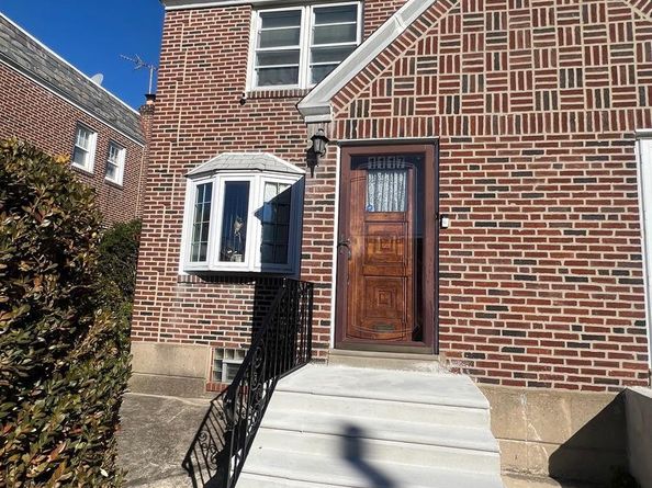 1117 Saint Vincent Street, Philadelphia PA 19111