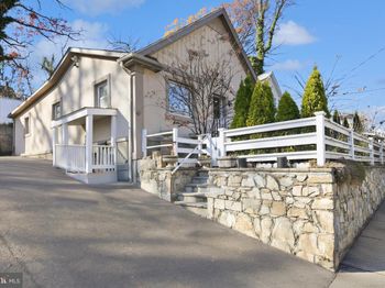 2022 S Monroe Street S