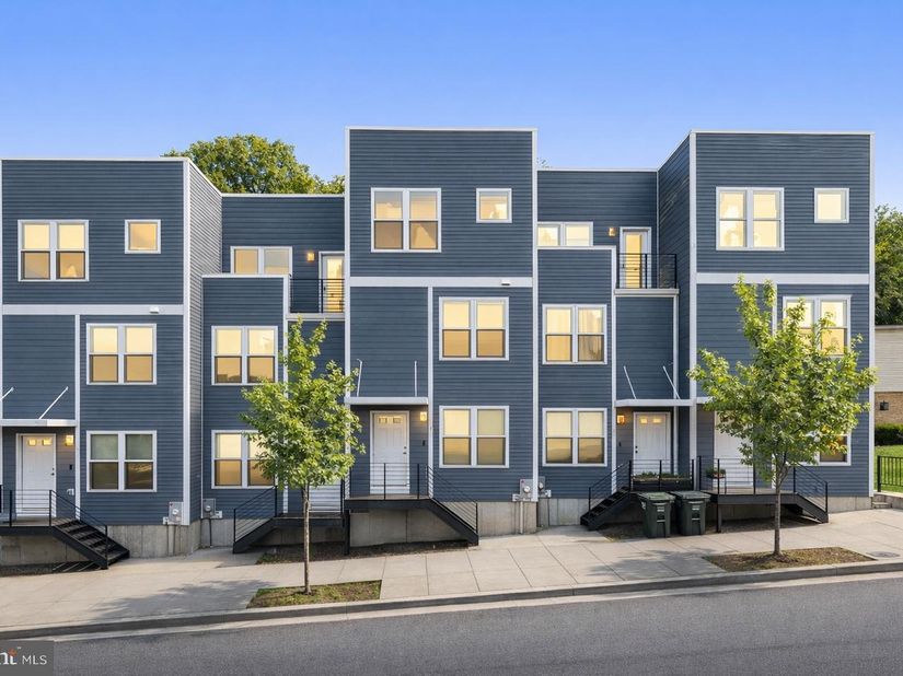 2210 Hunter Place SE, Washington DC 20020