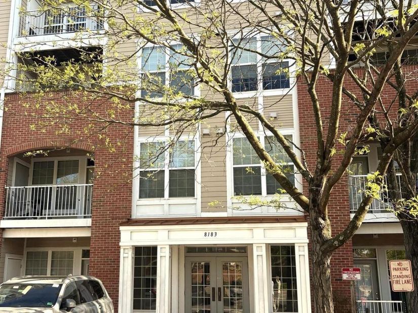 8183 Carnegie Hall Court 109, Vienna VA 22180
