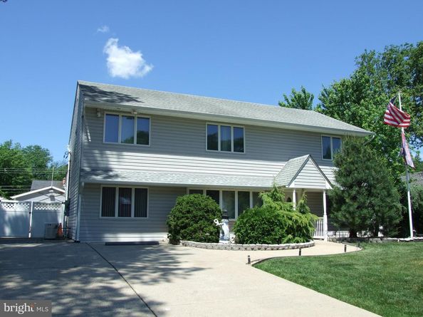 106 Juniper Drive, Levittown PA 19056