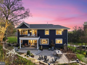 303 Salsbury Lane NW