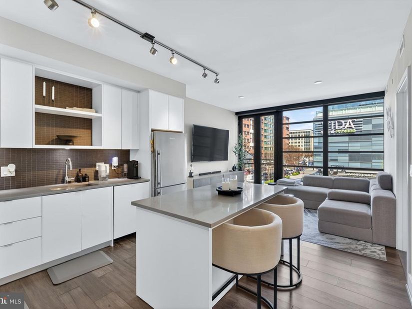 1300 4TH Street SE 205, Washington DC 20003