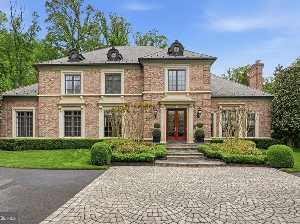 1204 Daviswood Drive, Mclean VA 22102