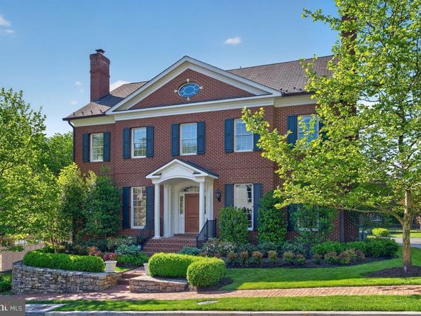 1935 Foxview Circle NW, Washington DC 20007
