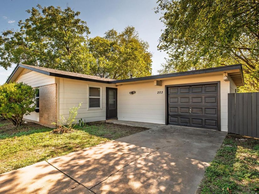 203 Cooper DR, Austin TX 78753