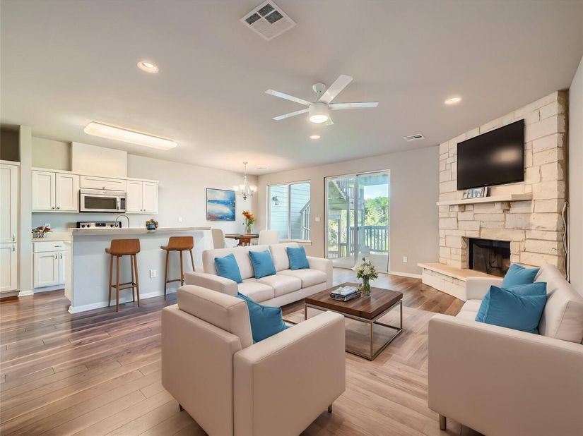 507 Venture BLVD S, Point Venture TX 78645
